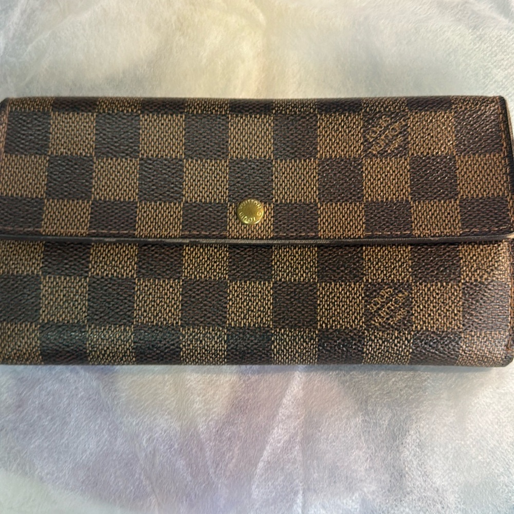 Authentic Louis Vuitton, long wallet
